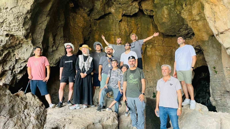 Keşiş Mağarası Yerli Turistlerin İlgi Odağı Oldu
