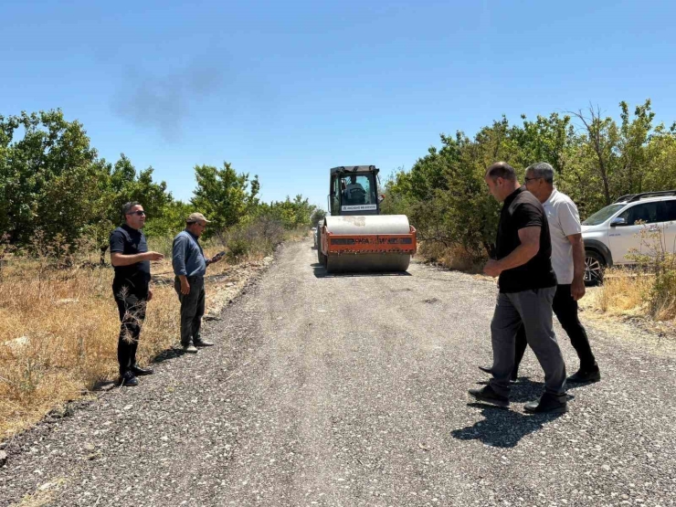 Akçadağ’ın Bahri Mahallesi’nde Yollar Yenileniyor