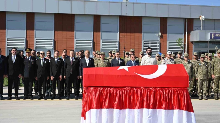 Şehit Üsteğmen Tuğrul Özsu’nun Naaşı Memleketi Edirne’ye Uğurlandı