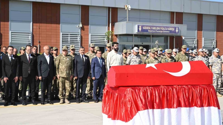 Şehit Üsteğmen Tuğrul Özsu’nun Naaşı Memleketi Edirne’ye Uğurlandı