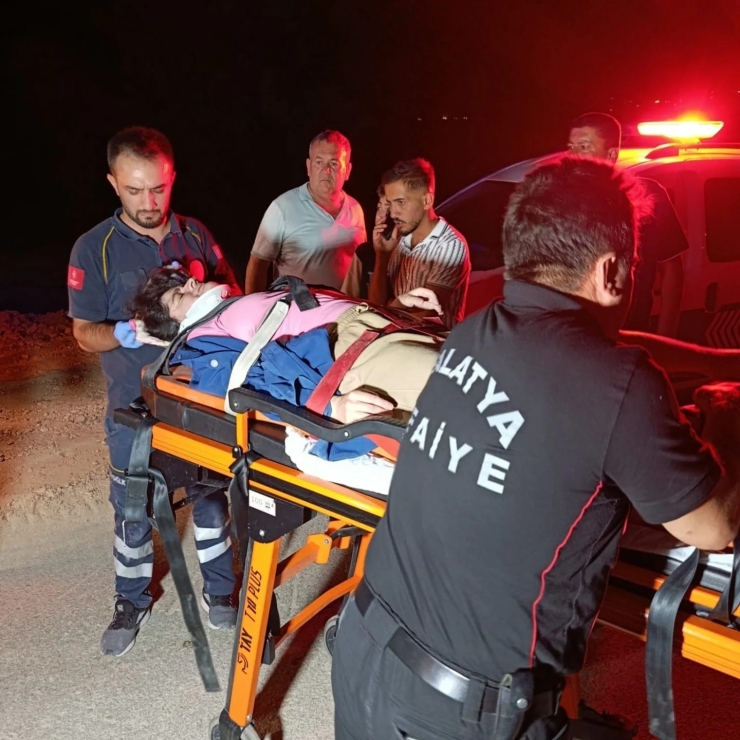 Darende’de İnşaatta Asansör Boşluğuna Düşen Kadın Yaralandı
