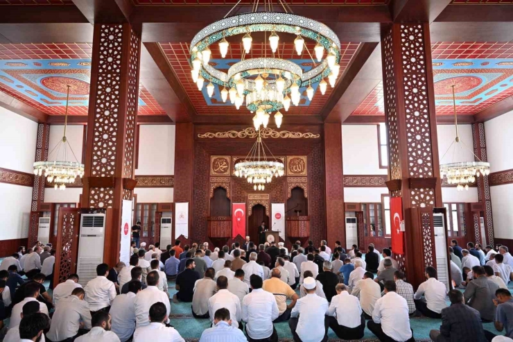 Diyarbakır’da Rahmet-i Rahman Camii Dualarla Açıldı