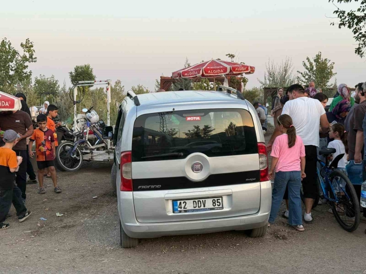 Diyarbakır Yeniköy Mezarlığı’nda Araç Trafiği Ve Kirlilik Tepki Çekiyor