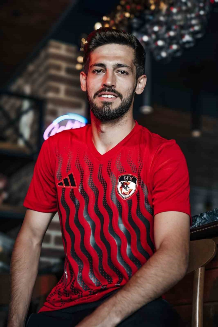 Gaziantep Fk, Yeni Sezon Formalarını Tanıttı