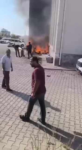Kurum Bahçesinde Çıkan Yangın Paniğe Neden Oldu