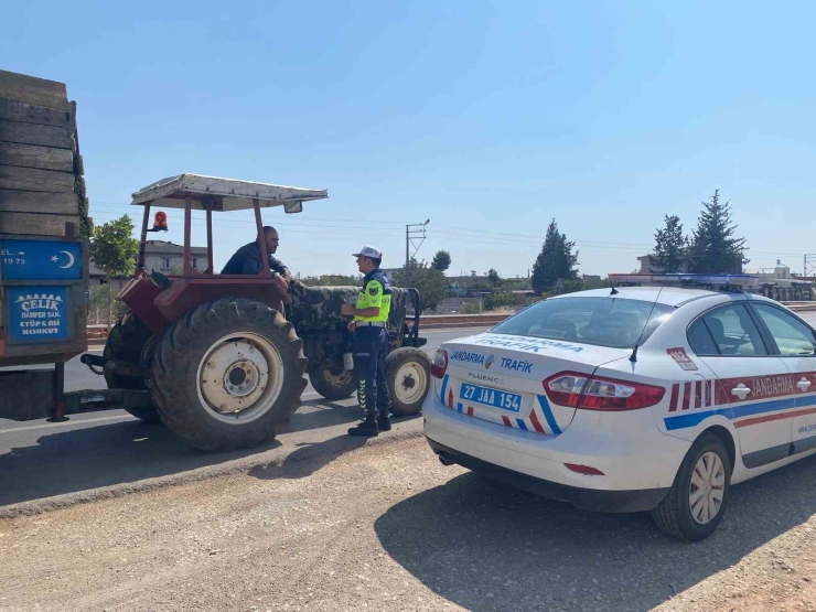 Trafik Jandarmasından Güvenli Tarım Eğitimi