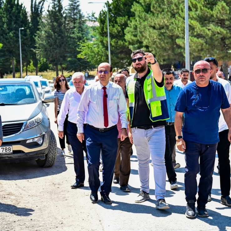Başkan Geçit, Köy Evlerini İnceledi