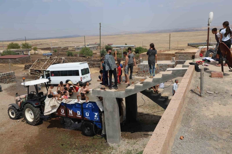 Havuz Yoksa Römork Var: Diyarbakır’da Yaz Neşesi Kendi İmkanlarıyla Geldi