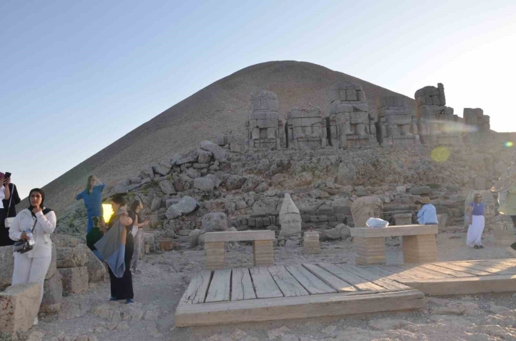 Kültürler Nemrut’ta Buluştu