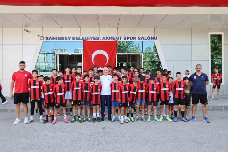 Tahmazoğlu Yaz Spor Okulu Öğrencileriyle Buluştu