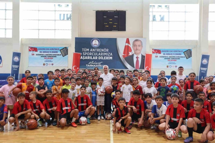 Tahmazoğlu Yaz Spor Okulu Öğrencileriyle Buluştu