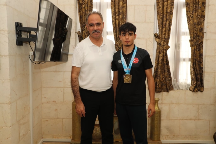 Genç Karateci Türkiye Şampiyonu Oldu