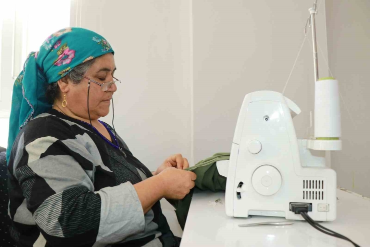Haliliye’de Kadınlar Hem Hobi Ediniyor Hem Ekonomiye Katkı Sağlıyor