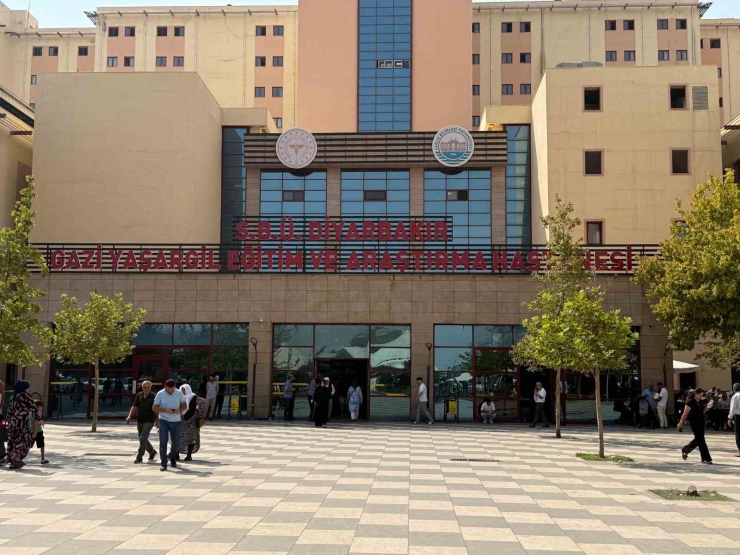 Diyarbakır’da Sıcaklıklarla Birlikte Hastanelere Başvurular Arttı