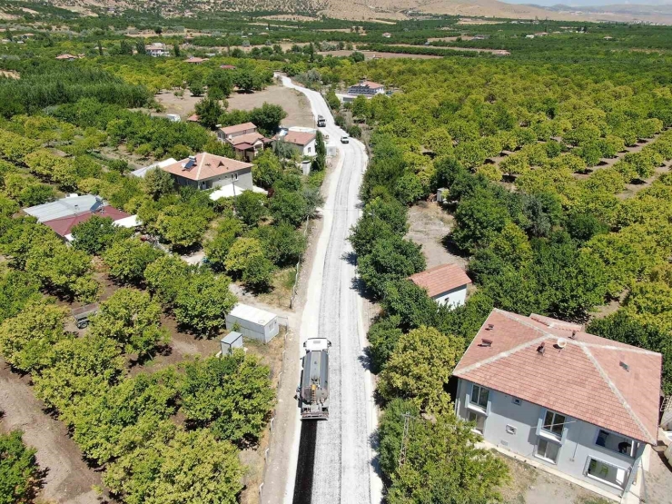 Malatya’da İlçe Yolları Yenileniyor
