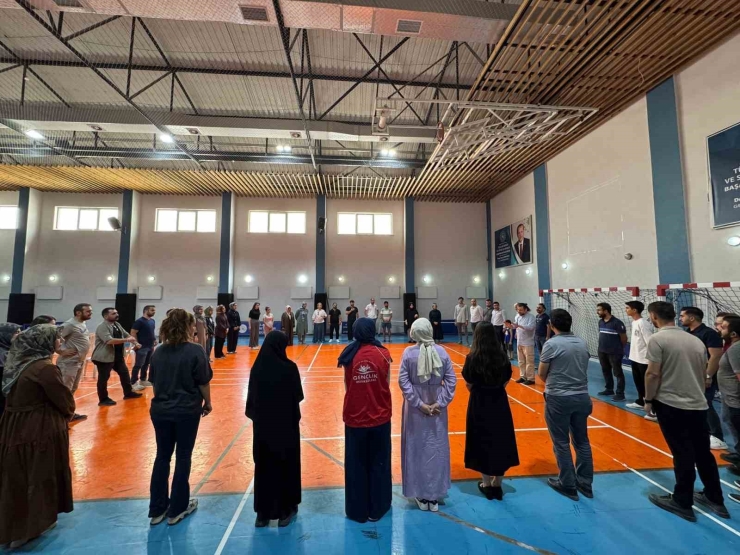 Malatya’da Gençlik Liderlerine Yönelik "sahne Sizin" Eğitimi