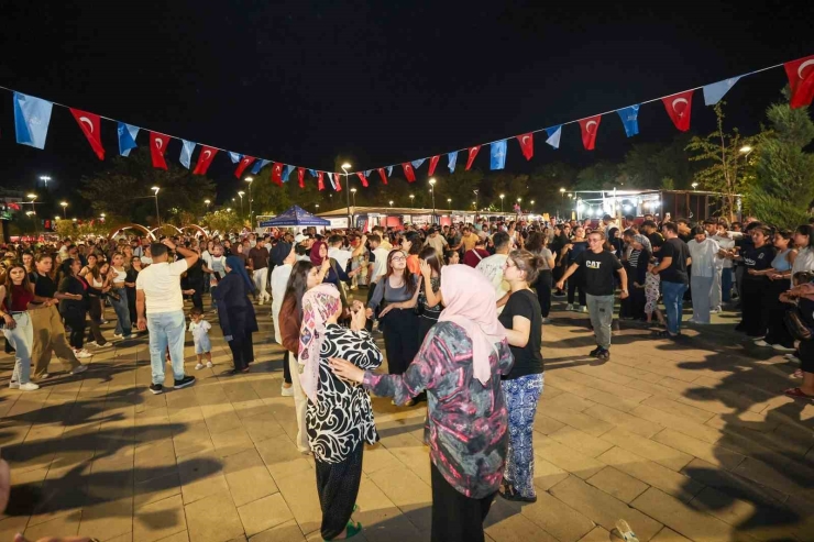 Gaziantep’te Hemşehri Dernekleri Festivali Yoğun İlgi Gördü