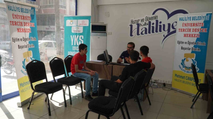 Haliliye Belediyesi Tercih Danışmanlık Merkezi İle Gençlerin Yanında