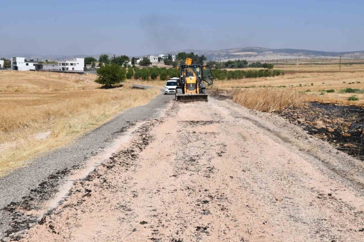 Araban Altınpınar Ve Karababa Yollarında Bakım Onarım Çalışmaları Devam Ediyor
