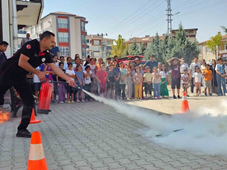 Büyükşehir Semt Konaklarında Deprem Ve Yangın Eğitimi