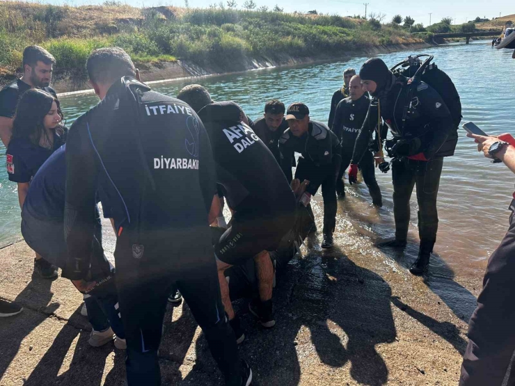 Diyarbakır’da Sulama Kanalına Giren Çocuk Hayatını Kaybetti