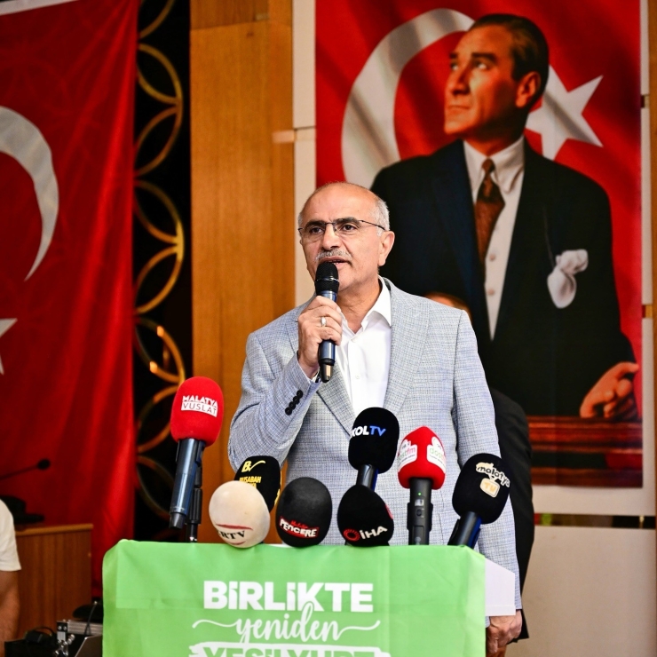 Yeşilyurt Belediyesi Hizmet Değerlendirme Toplantısı Yoğun İlgi Gördü