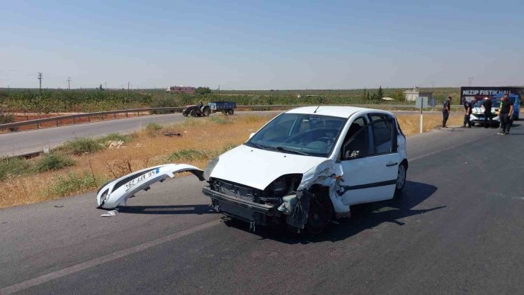 Araçla Çarpışan Kamyon Yan Yattı: 1 Yaralı