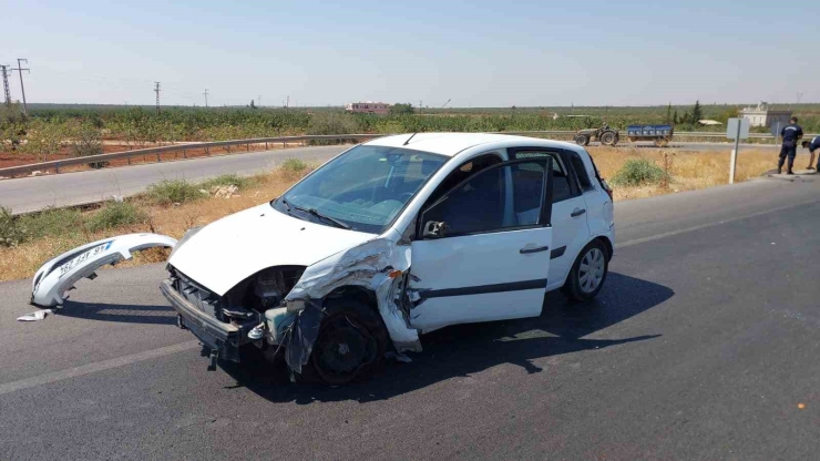 Araçla Çarpışan Kamyon Yan Yattı: 1 Yaralı