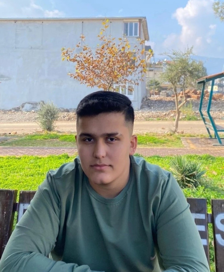 Gaziantep’te Motosiklet İle Araç Çarpıştı: 1 Ölü, 3 Yaralı