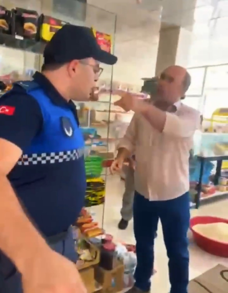 Zabıtayı Tehdit Eden 2 Şahıs Hakkında Yasal İşlem Başlatıldı