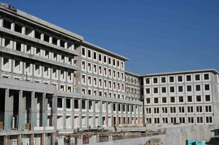 Malatya Yeni Adliye Sarayı’nda Çalışmalar Hız Kesmeden Devam Ediyor