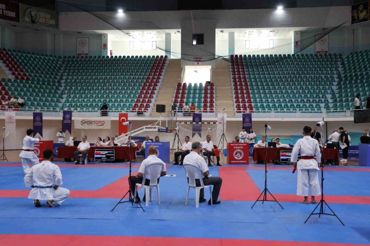 Bakan Bak: "diyarbakır’a Yaklaşık 3.5 Milyar Lira Spor Yatırımı, Tesis Yatırımı Yapacağız"