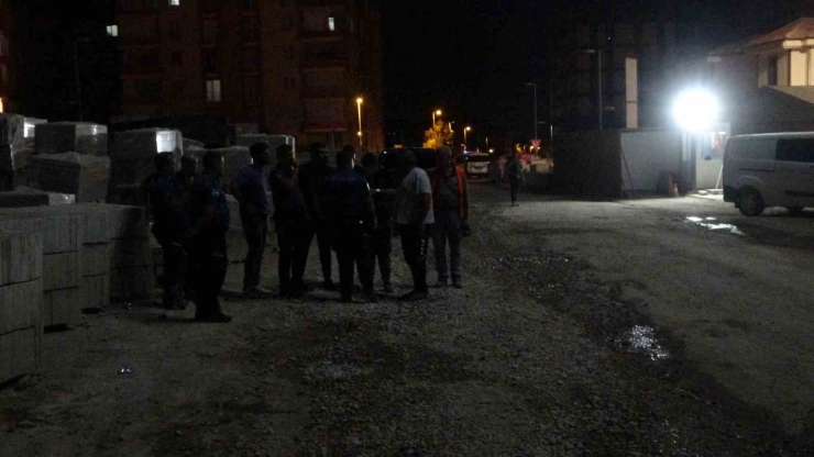 Malatya’da Şantiye İşçileri Arasında Taşlı Sopalı Kavga: 4 Yaralı