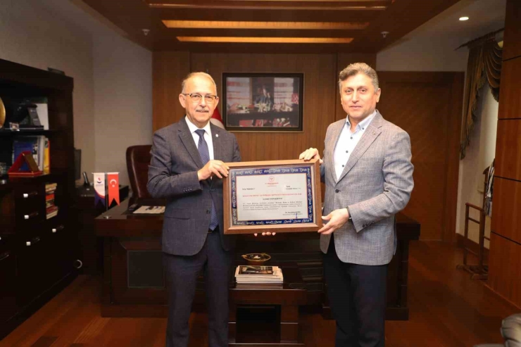 Sanko Üniversitesi Beslenme Dostu Ve Fiziksel Aktiviteyi Destekleyen İşyeri Programı Belgesi Almaya Hak Kazandı