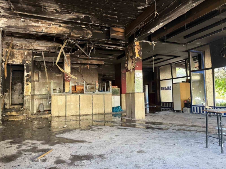 Diyarbakır’da Kahvehanede Elektrik Panosundan Çıkan Yangın Söndürüldü