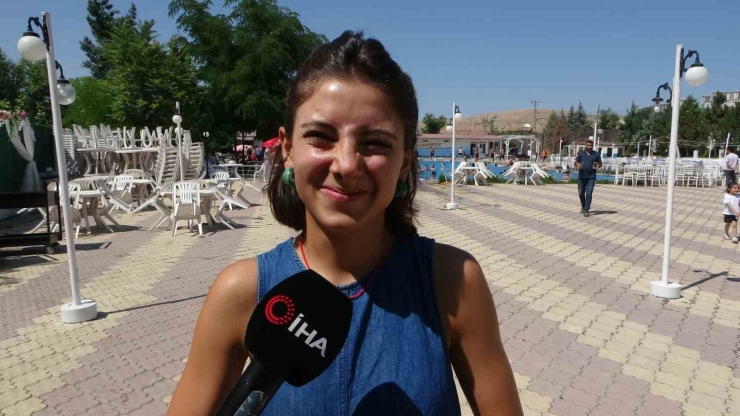 Malatya’da Sıcak Havalardan Bunalan Vatandaşlar Havuzlara Akın Etti