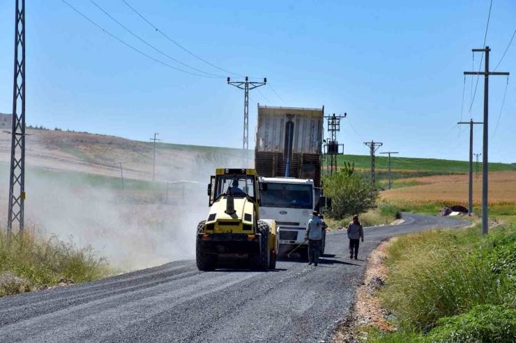 Diyarbakır’ın Çınar Ve Bismil İlçesini Birbirine Bağlayan Yol Asfaltlanıyor