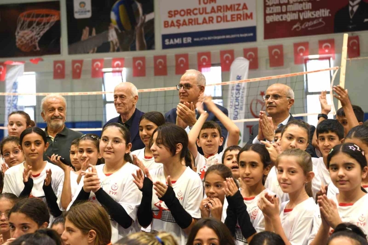 Büyükşehir’den Voleybol Lisesi’ne Arazi Desteği