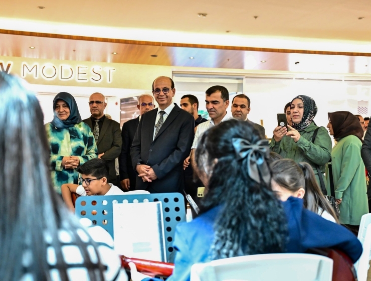 Yeşilyurt’ta Kadınların El Emeği Eserleri Sergilendi