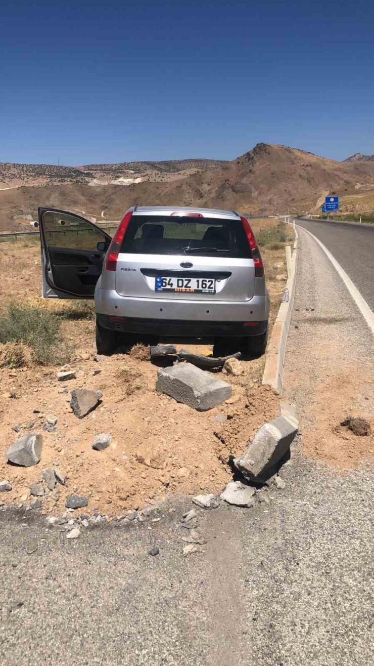 Kontrolden Çıkan Otomobil Orta Refüje Çıktı: 1 Yaralı