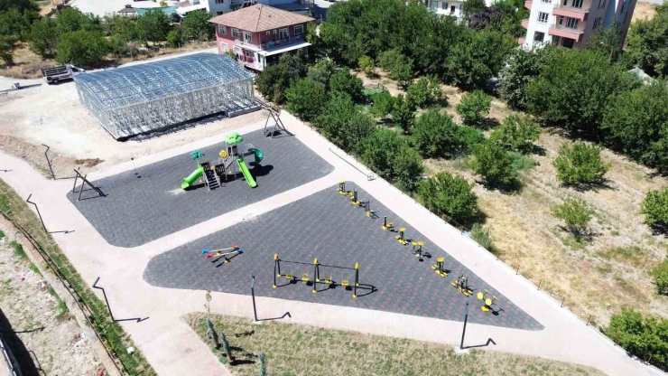 Battalgazi’de 210 Bin Fidan Toprakla Buluştu