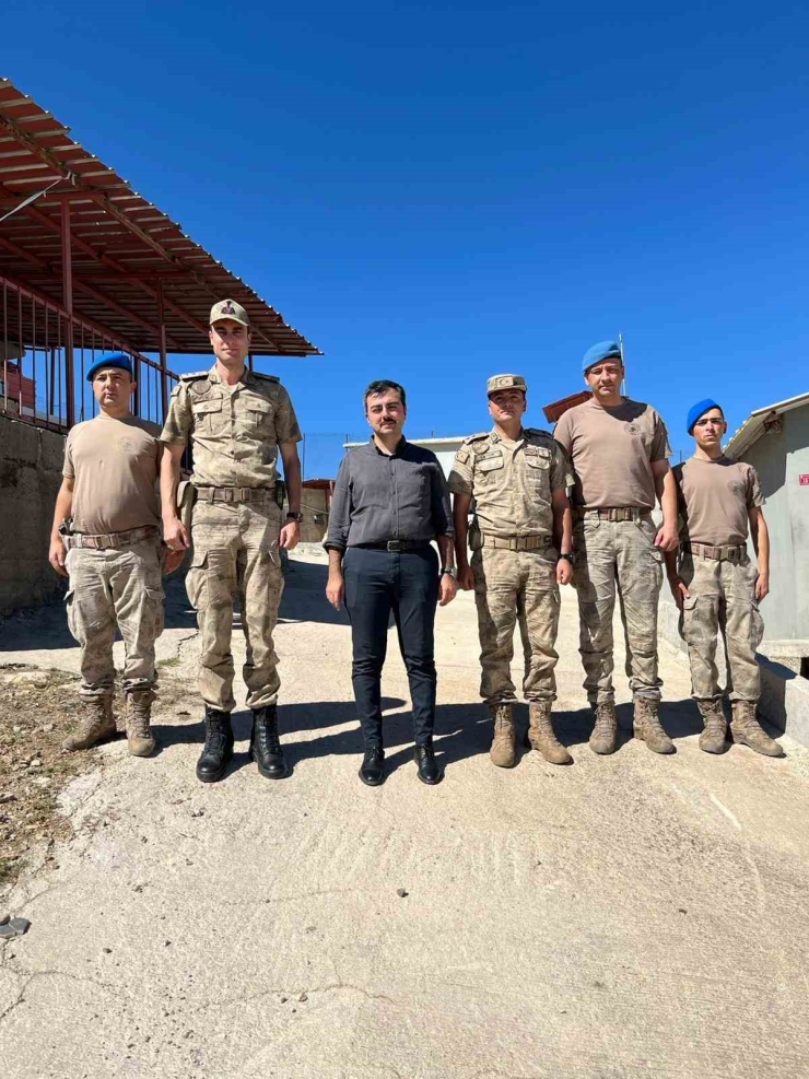 Dicle Kaymakamı Atış Ve İlçe Jandarma Komutanı Koca Üs Bölgesini Ziyaret Etti