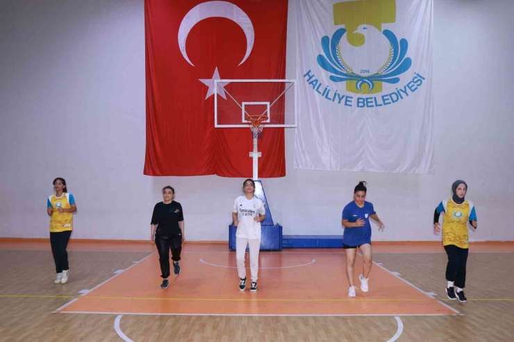 Gençler Polis Olmak İçin Haliliye’de Ter Döküyor