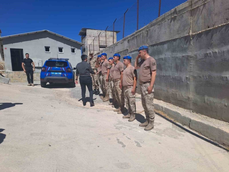 Dicle Kaymakamı Atış Ve İlçe Jandarma Komutanı Koca Üs Bölgesini Ziyaret Etti