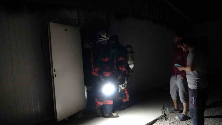 Malatya’da Şantiyede Yangın Paniği: Mahalleli Sokağa Döküldü