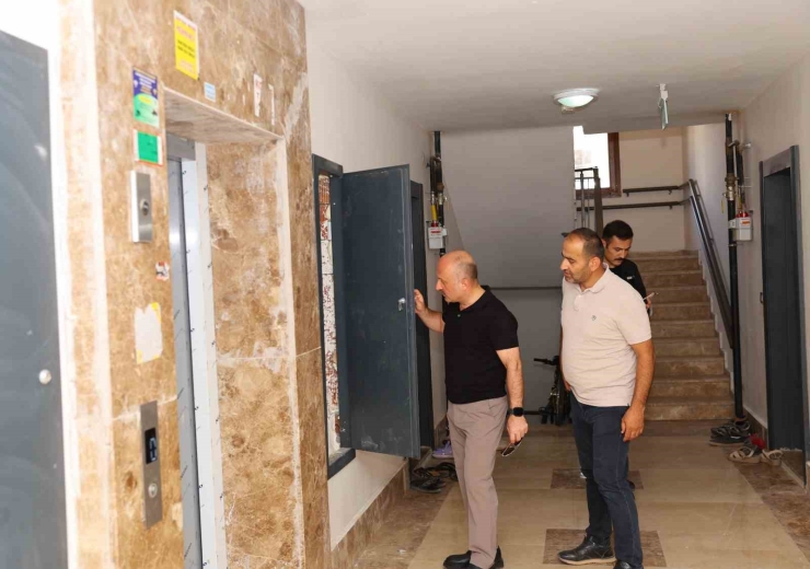 Vali Varol, Örenli Kalıcı Deprem Konutları’nı Denetledi
