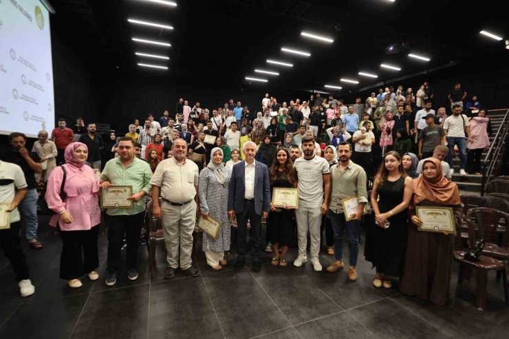 Evlilik Okulunu Tamamlayan 481 Çift Sertifikalarını Aldı