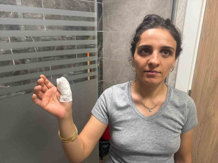 Diyarbakır’da Üzerine Duş Kabini Düşen Kadın Hastanelik Oldu