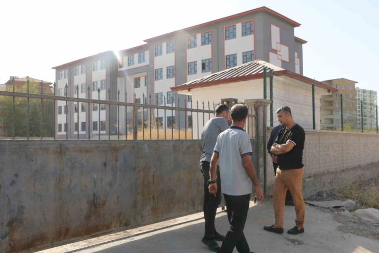 Belediyenin Ruhsat Vermediği Okul, 2 Yıldır Açılamıyor