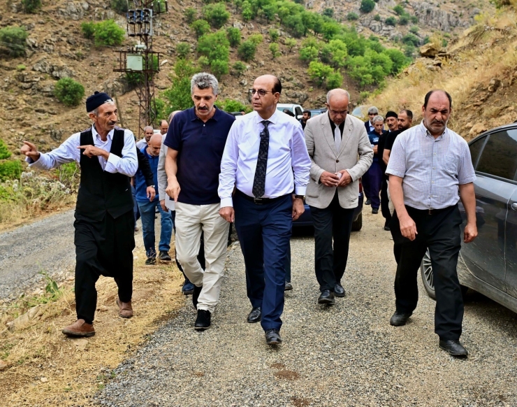 Yeşilyurt’ta Kırsal Yollar Sathi Asfaltla Buluşuyor